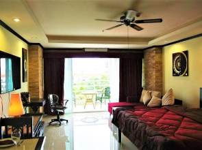 View Talay 5 Studio Apartment - Close to the Beach