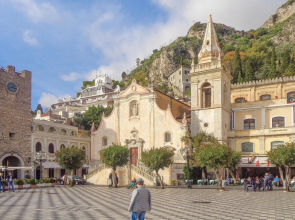 Beautiful Home in Catania With Sauna, Wifi and 1 Bedrooms