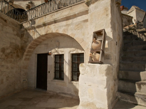 Sultan Cave Suites