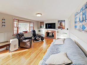 New Listing! Charming Port - Walk To Beach 3 Bedroom Home