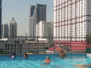 Top High Airport Link Hotel