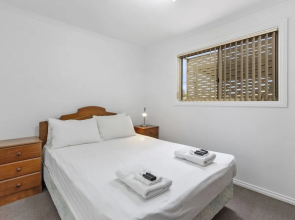 Costello Hotels - Moonta Bay Cabins