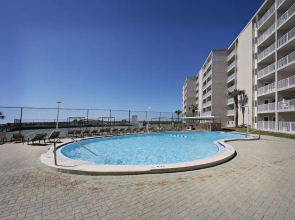 Gulf Shore Condo #220 - 1 Br condo by RedAwning