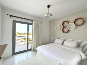 Xuru Stays I Calming & Cozy 3bdr Getaway @ Swan Lake El Gouna