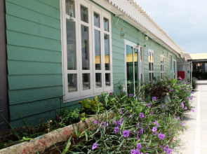 AA Villa Garden Airport
