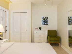 The Southernmost Inn - Adults Only