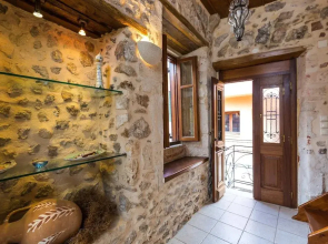 Venetian Rimondi Fountain Mansion - Built In 1626