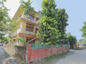 OYO 74211 Hotel Green Lush