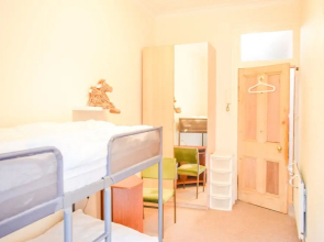 2 Bedroom Apartment Close to Edinburgh City Centre