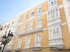 Nueva ALMUDENA Apartment by Cadiz4Rentals