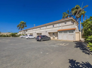 Cozy 1br1ba w Balcony Pool in Great Location