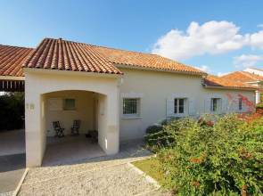 Luxury Villa With Heated Pool Overlooking a Challenging 18-hole Golf Course