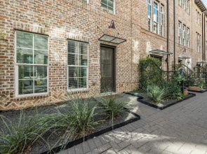 Modern Home, Private Balcony, Near Rainey & Lady Bird Lake Haus of Z