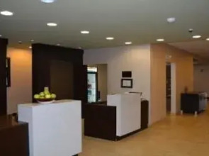 丽笙亨茨维尔机场酒店(Radisson Hotel Huntsville Airport)