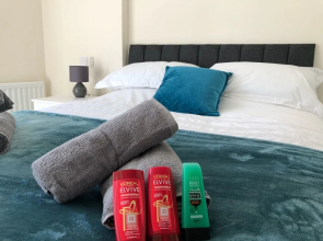Queens Court Apartment