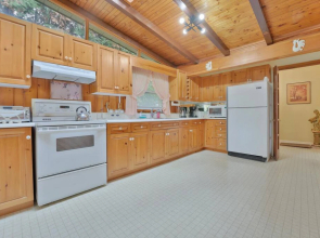 Rustic Cottage w Heating Kitchen Canal Lake