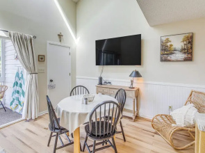 3 Mi to Beach Access: Little River Retreat!