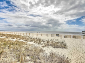 Coastal Oasis w/ Decks: Walk to Holden Beach!