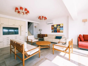 Chic Villa w Patio Pool 3 min to Beach in Bodrum