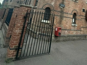 1 Bed Flat - Sleeps 2 - Parking - Wifi