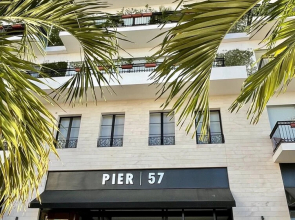 Pier 57 Penthouse 703 Romantic Zone Spectacular Ocean Views