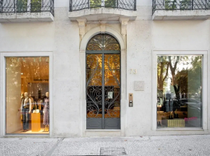 JOIVY Elegant 1-BR Apartment in Perfect Centre