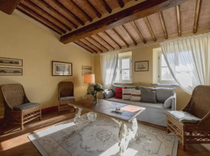 Maria Farmhouse Apartment in Wine Resort in Lucca