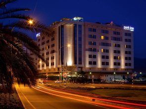 Golden Tulip Muscat