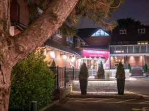 Fairlawns Hotel and Spa