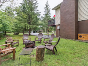 Tobyhanna Home w/ Fire Pits - 9 Mi to Kalahari!