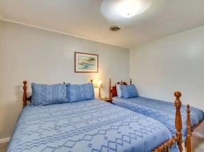 Seneca Abode w/ Furnished Deck < 10 Mi to Clemson!