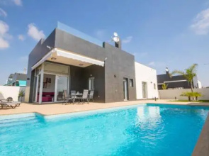 Lamar House Villa 3037