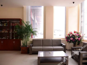 Yiju Hotel (Harbin Hadong Wanda Plaza Meteorological Station Subway Station)
