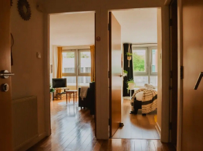 Lovely Bohemian Apartment in Heart of City Life