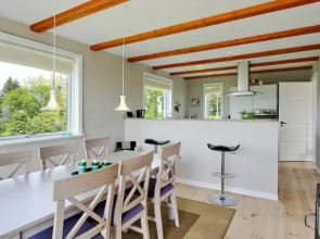 Vang 41 Holiday House