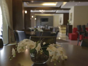 The Lodge Inn Hotel