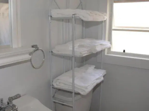 Screaming Reels Guest House