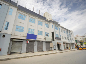 OYO Townhouse 430 Everest Hotel