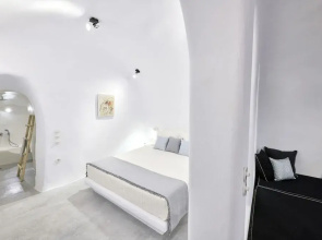 Cave Suite Oia