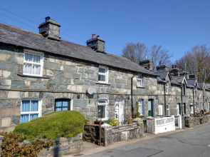 Llyn view cottage