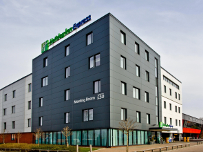 Holiday Inn Express Birmingham–South A45