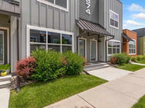 Amazing Urban Townhome near Breweries & River!
