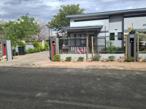 Shalakwe Hills-Inn Guesthouse