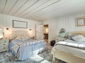 Strawberry Hill Cabin' 5 Mi to Skiing and Lake
