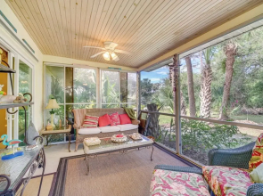 Sebastian Home w/ Screened Lanai: 8 Mi to Beach!