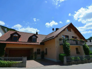 Apartment With Private Terrace in Prunn