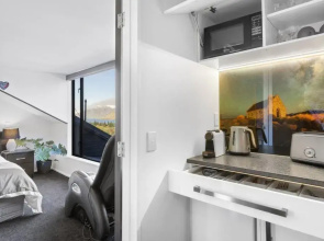 Penthouse Studio - Amazing Lake Views
