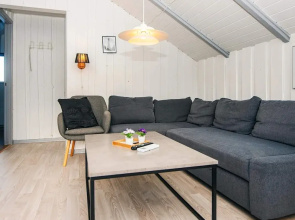 6 Person Holiday Home in Give