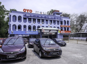 OYO 1136 PD Star Hotel