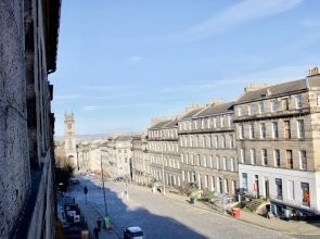 3 Bedroom Apartment in Edinburgh's New Town